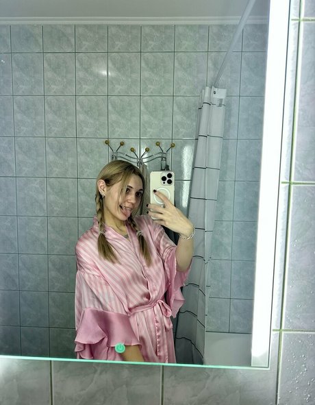 Kari i high quality star archive