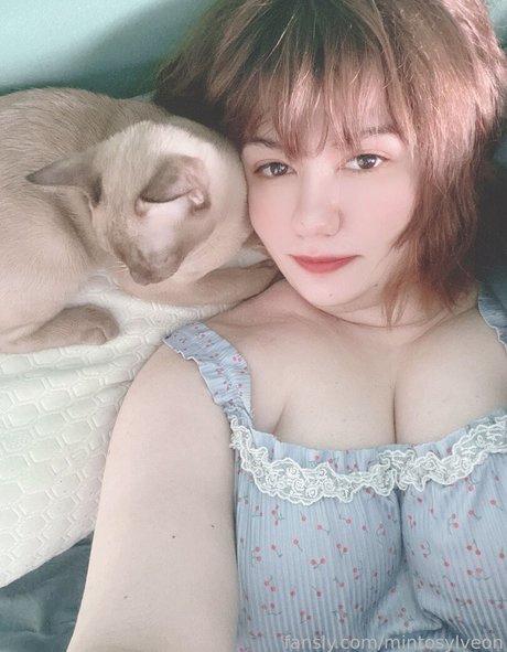 mintosylveon model erotic archive