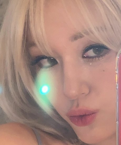 Jeon Somi top model images