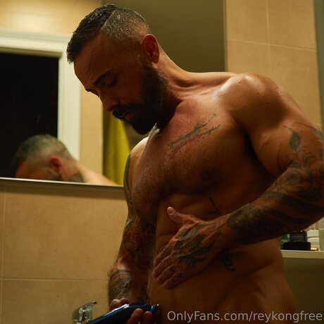 Reykongfree erotic model img