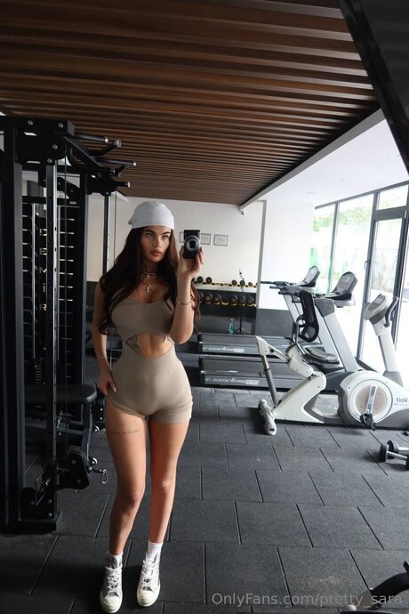 Pretty Sara beautiful model pic