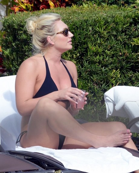 Brooke Hogan star beautiful photo