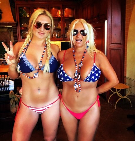 Brooke Hogan high quality actress img