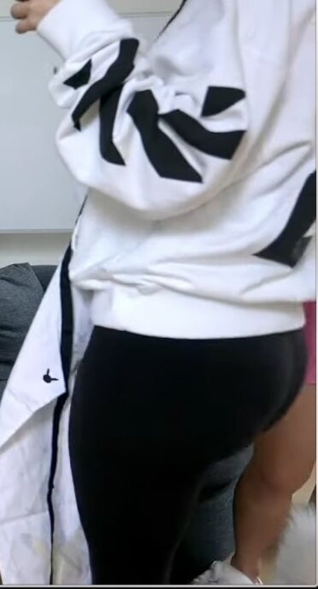 Fuslie perfect pornstar img