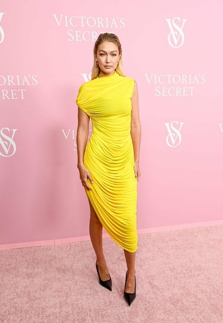 Gigi Hadid pornstar exclusive pics