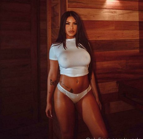 Ayarla Souza high quality model photos