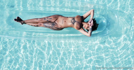 babiekmoney model exclusive photo