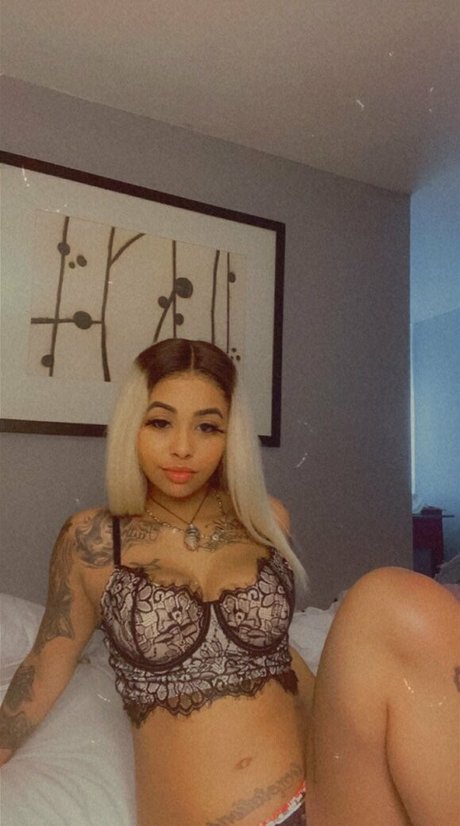 babiekmoney pornstar nude picture