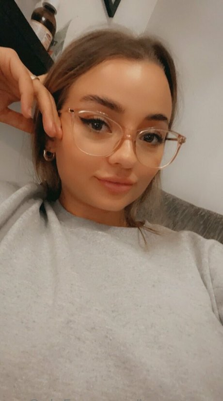 Lana maee top actress gallery