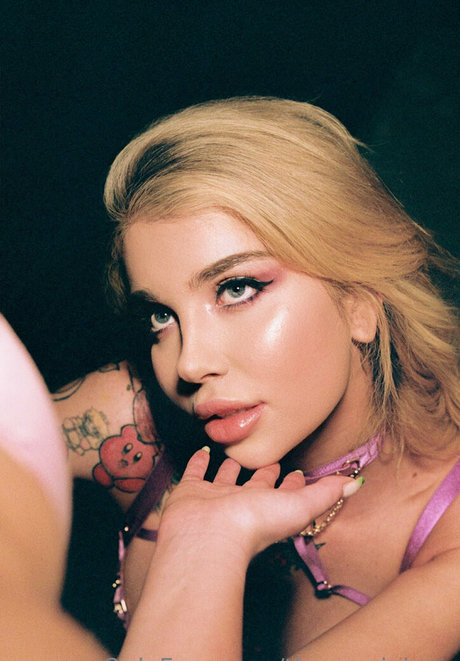 popular onlyfans hot nude pic