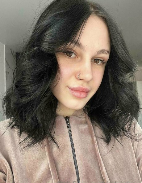 adelebee exclusive star photos