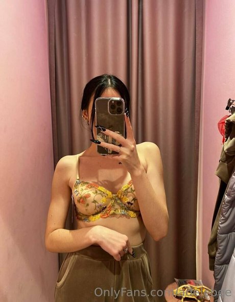 adelebee star free pic