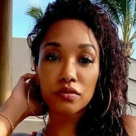 Candice Patton art model picture