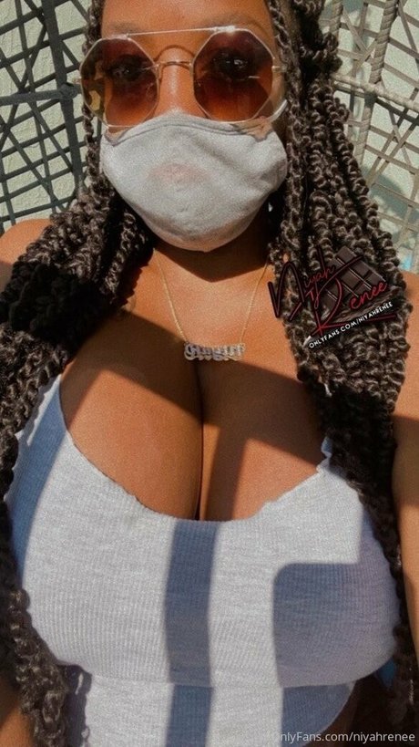 niyahrenee hd model pics