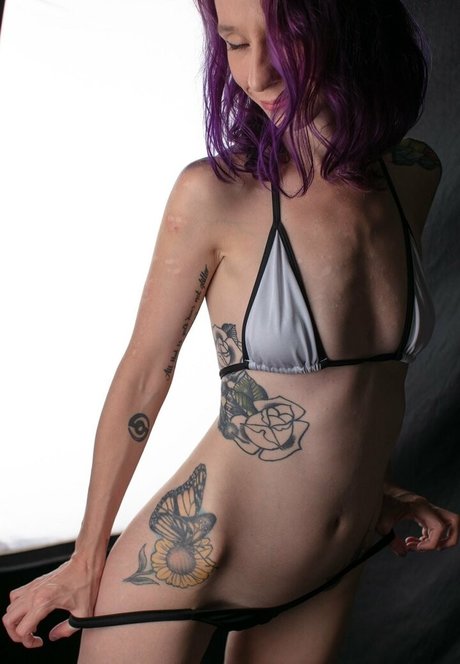 pixiefyre nude model img