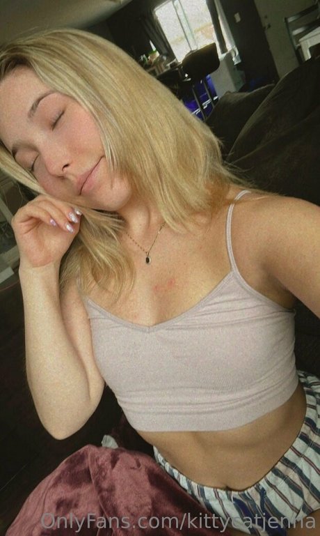 kittycatjenna naked model image