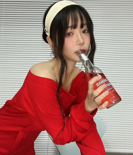 Wuyo99 hot actress img