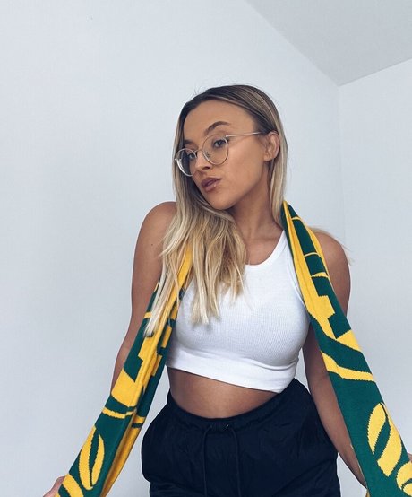 Lavender Baj perfect actress picture