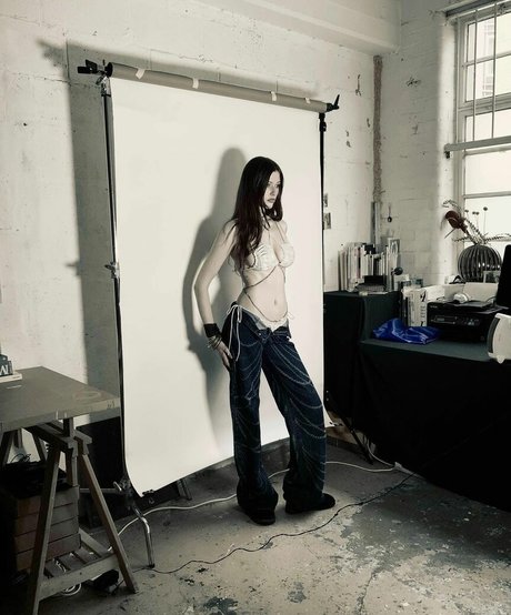 Pudderfly pretty model photo