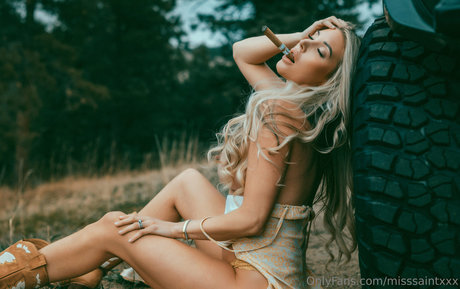 curvy girl onlyfans hot naked pic