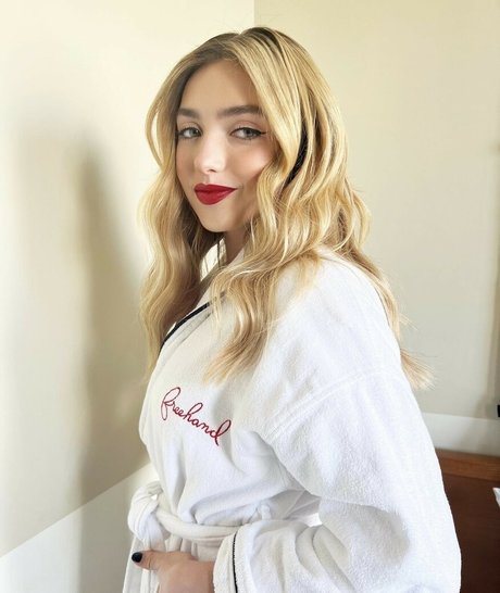 Peyton List nice model gallery