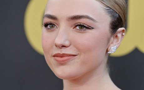 Peyton List erotic star galleries