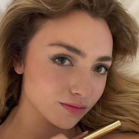 Peyton List star hd pics