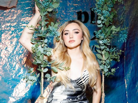 Peyton List pornstar sexy picture