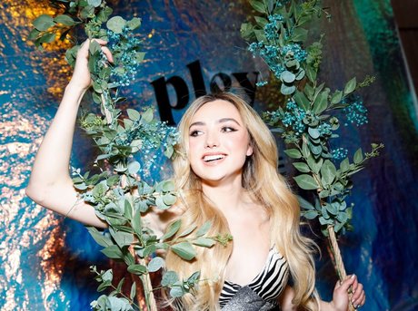 Peyton List model best archive