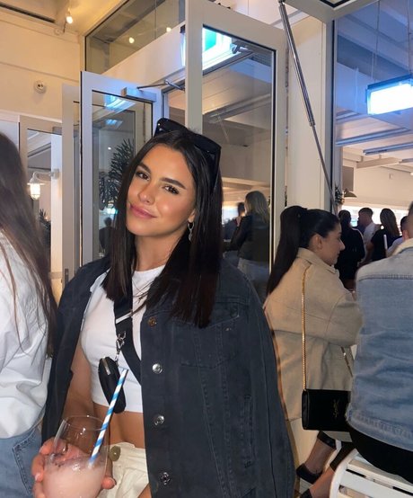 Desi Johnson profile pic