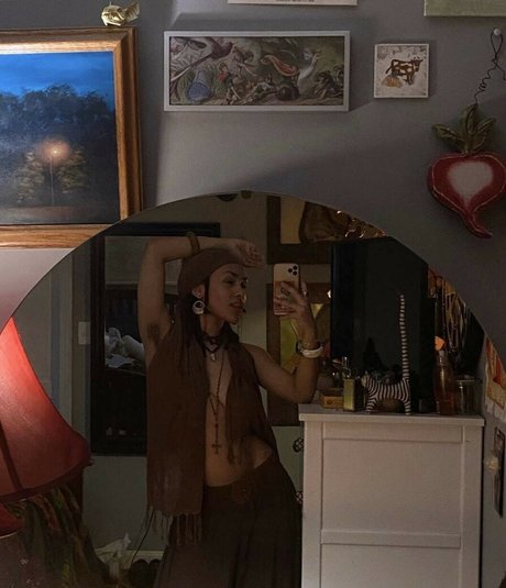 Aaliyeezy top model galleries