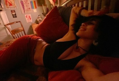 Aaliyeezy pornstar pictures