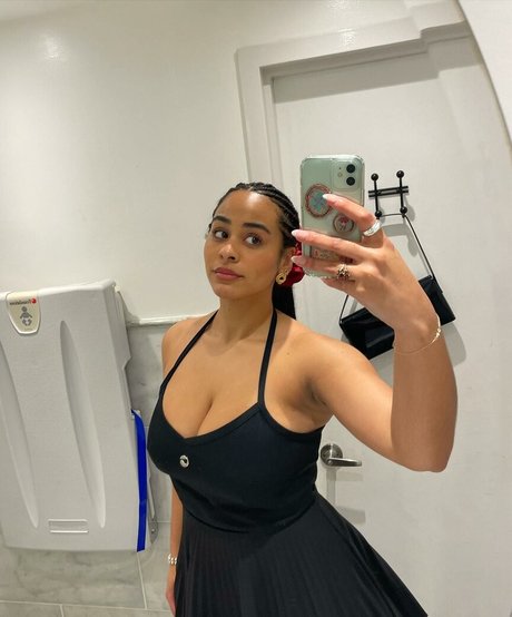 Raina Morris pornstar hot pictures