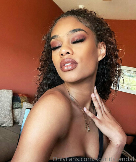 scarlitscandal model adult picture