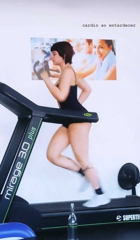 Triz hot actress picture