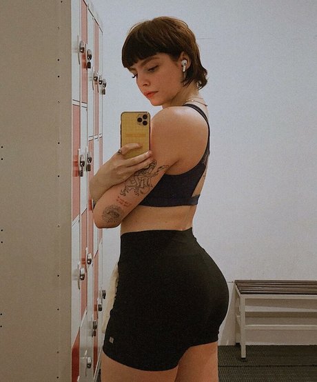 Triz pornstar nude archive