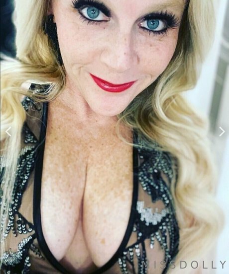 missdollypromotions nudes model image
