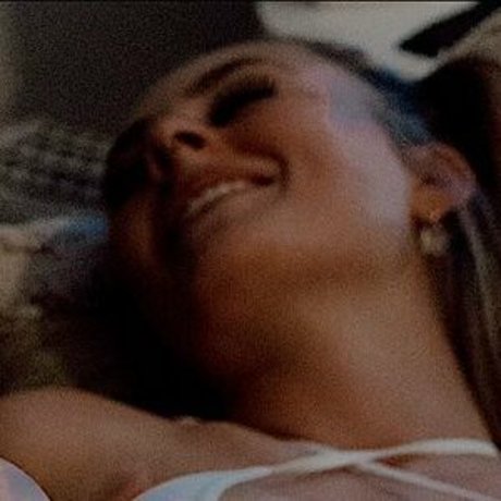 loveelivv erotic star picture