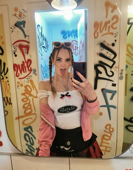 houseofrae model top galleries