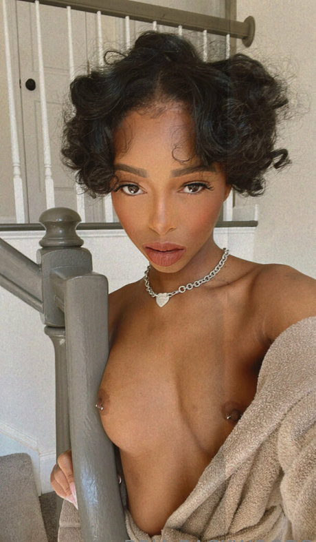 Briabackwoods free actress pictures