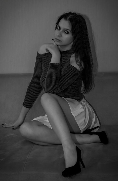 Alexaofficial model img