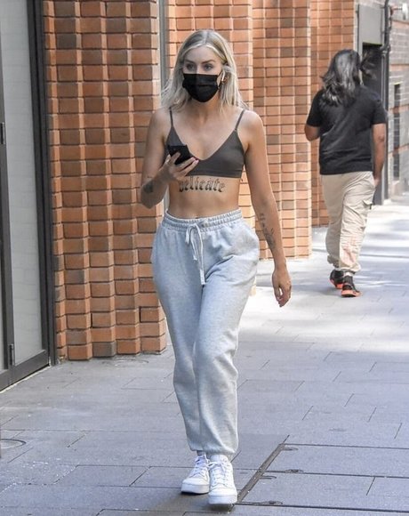 Sam Moitzi hot star photo