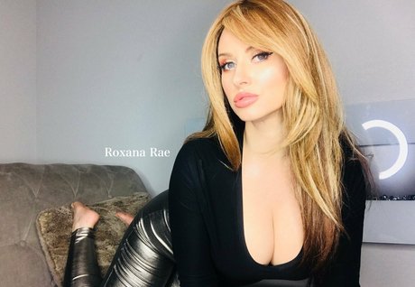 Miss Roxana Rae art model pictures