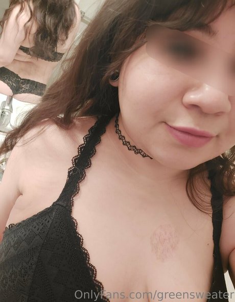 greensweater top star photos