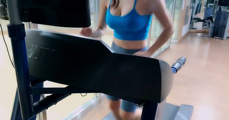 Min E exclusive actress galleries