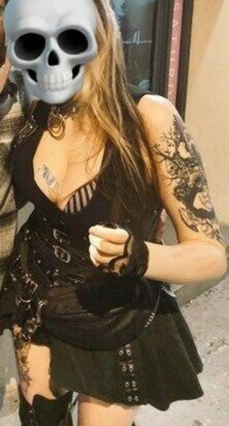 Kiwo model nude images