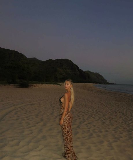 Alexis Ren pornstar high quality images