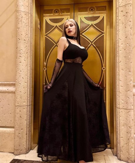 Laura Amuyus model porn gallery