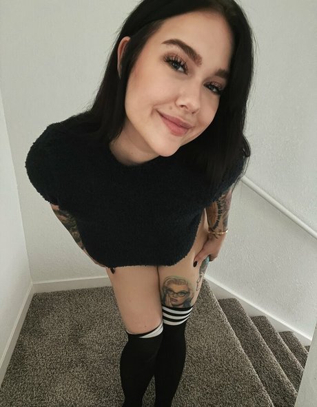 britontwitch model nude pic