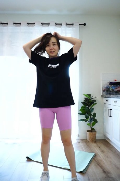 Bubblicorn xxx model photo